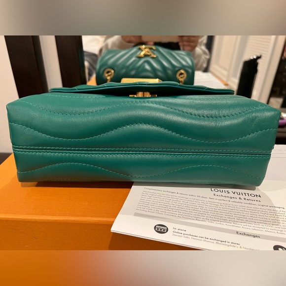 New Wave Chain Bag MM - Picture 3 of 4